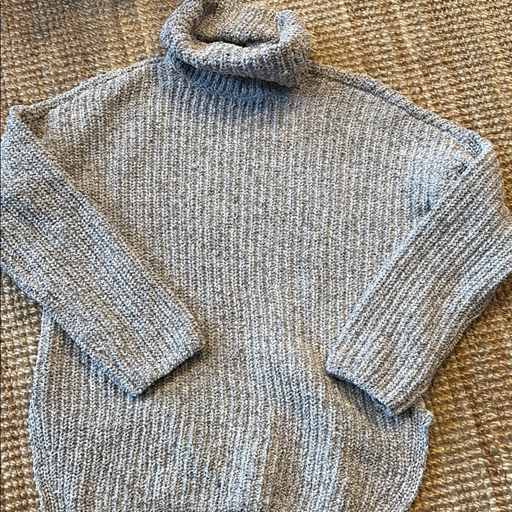 💛Abercrombie & Fitch Heather Gray Knit Sweater